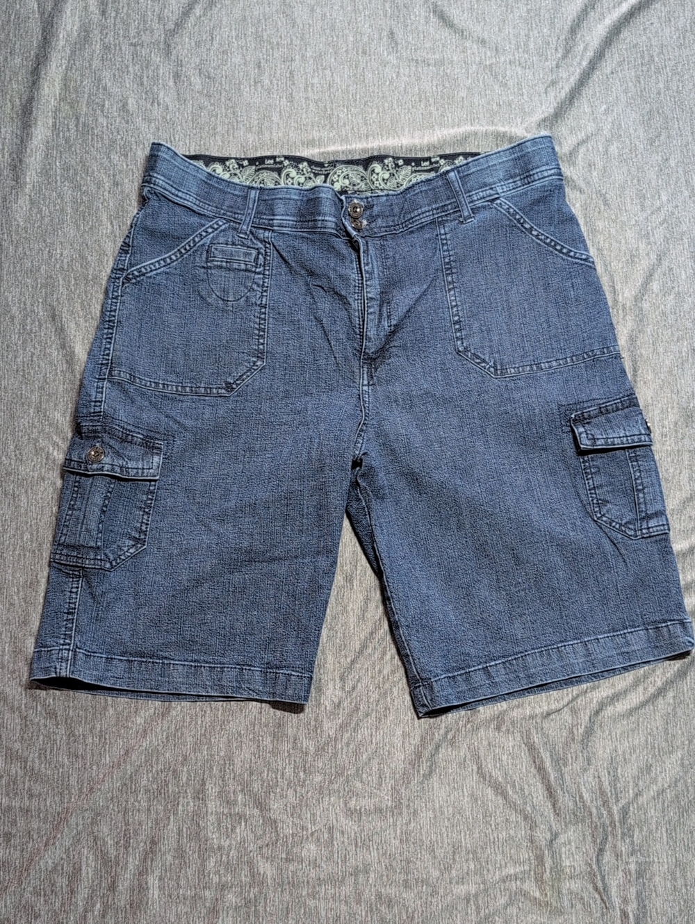 Lee Platinum Women's Denim Cargo Shorts Size 12